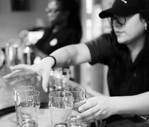 Blackandwhitebartable